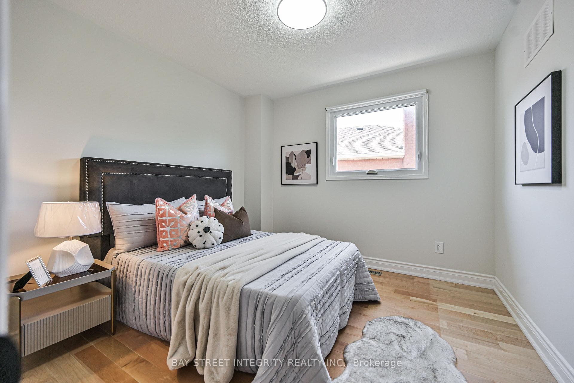 111 Michener Crescent photo 23