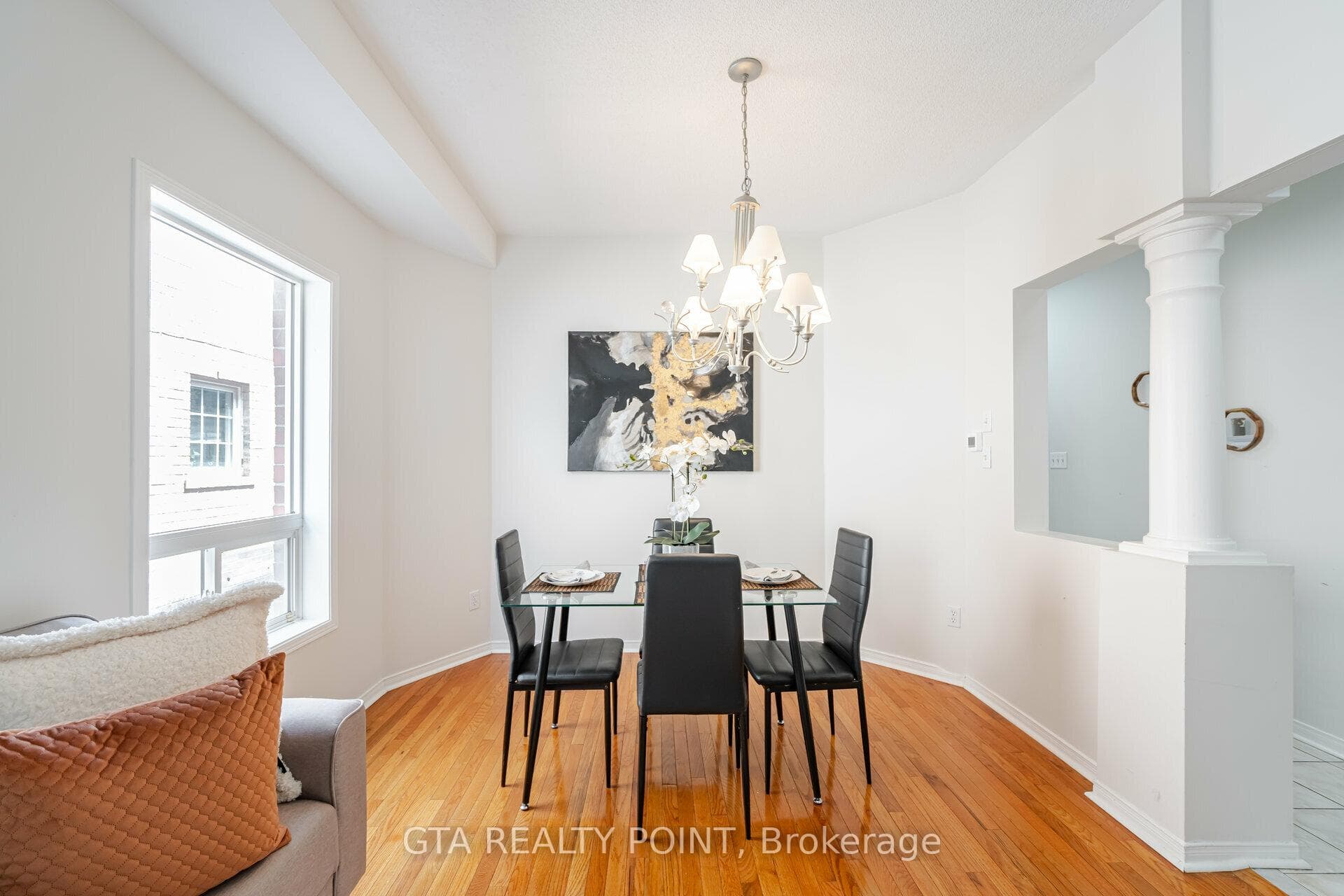 843 Bethany Crescent photo 7