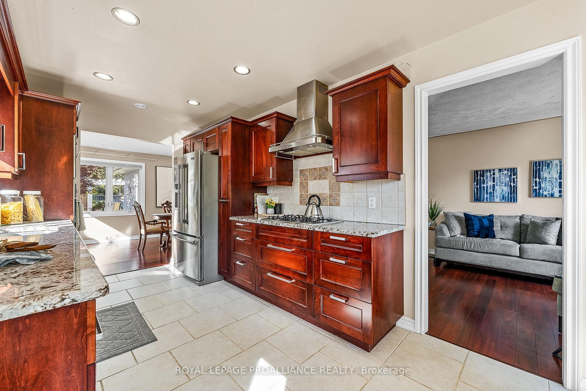 14 Catherine Crescent photo 13