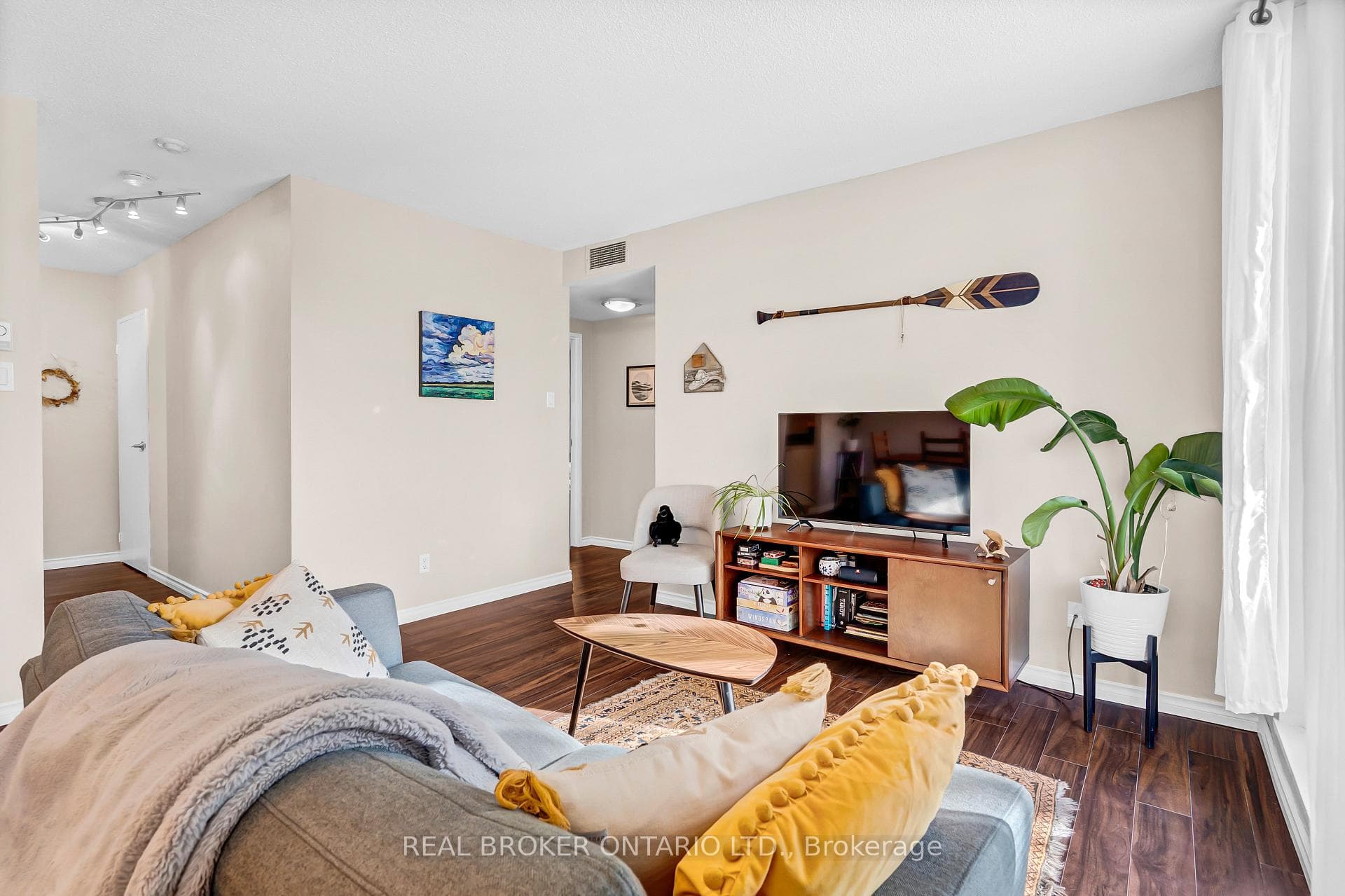 110 Forward Avenue Unit 209 photo 16
