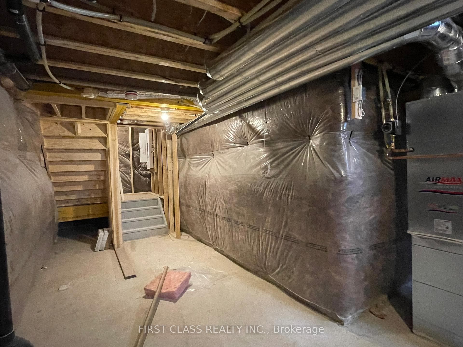 73 Paradox Street photo 32