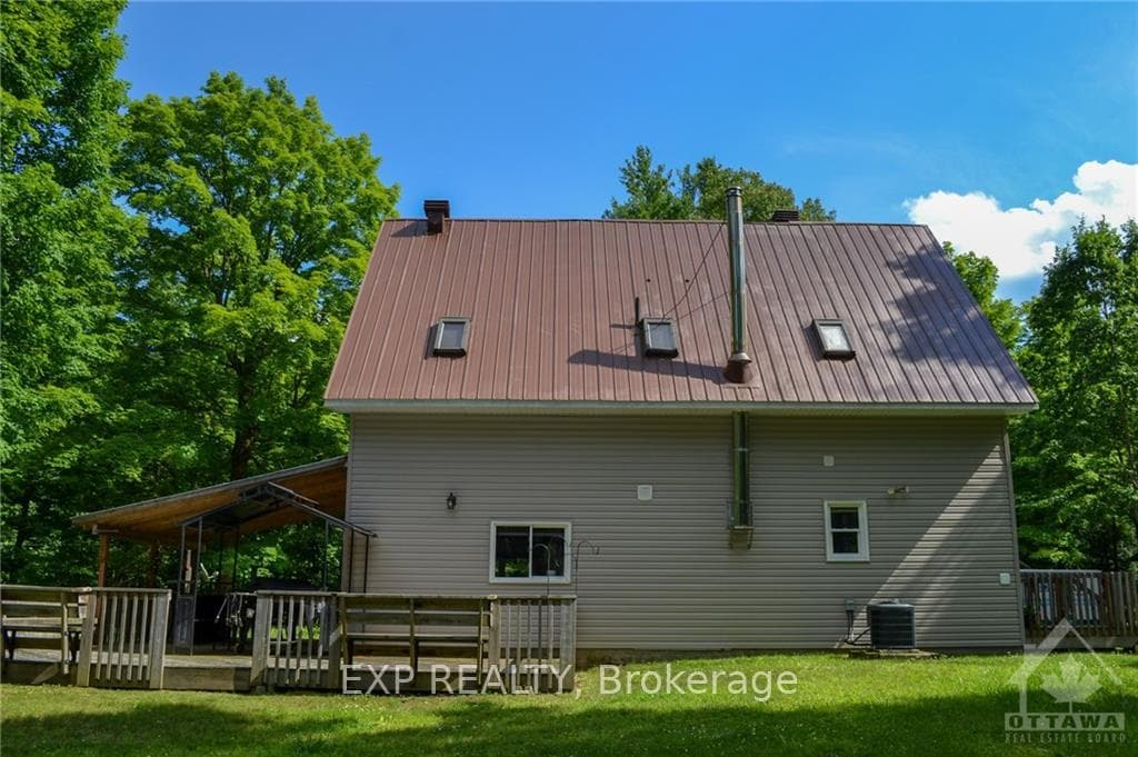 1908 GALBRAITH Road photo 2