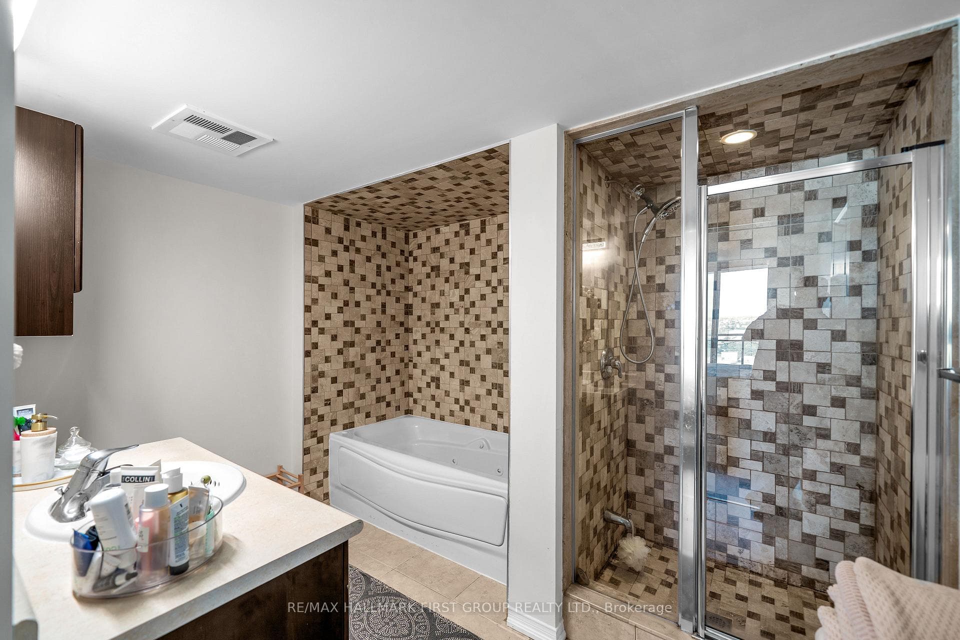 6 Rosebank Drive Unit 15A photo 20