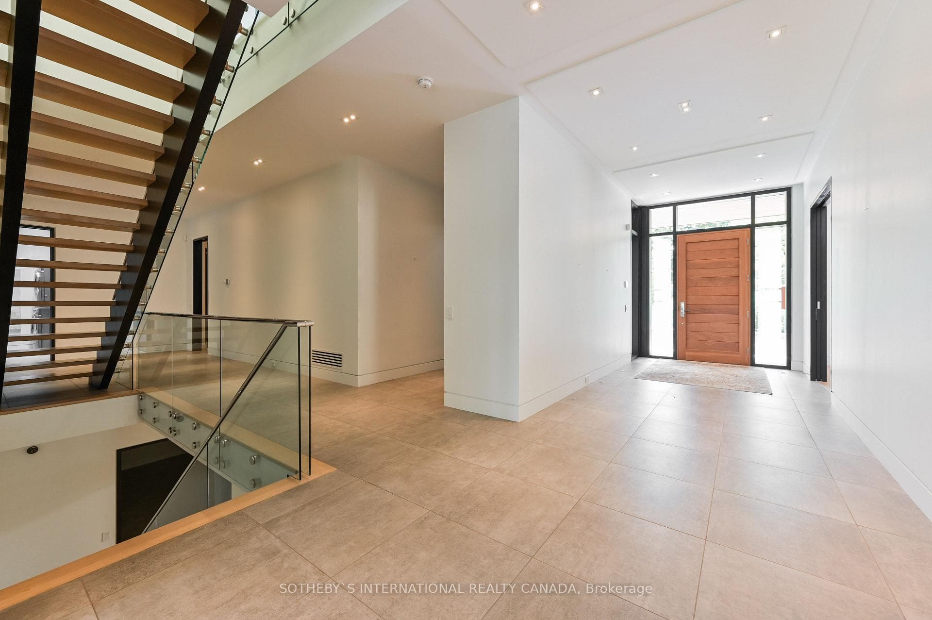5 Pheasant Lane photo 5