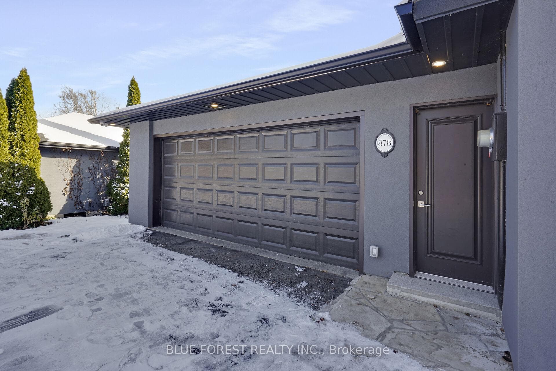 878 Riverside Drive photo 4