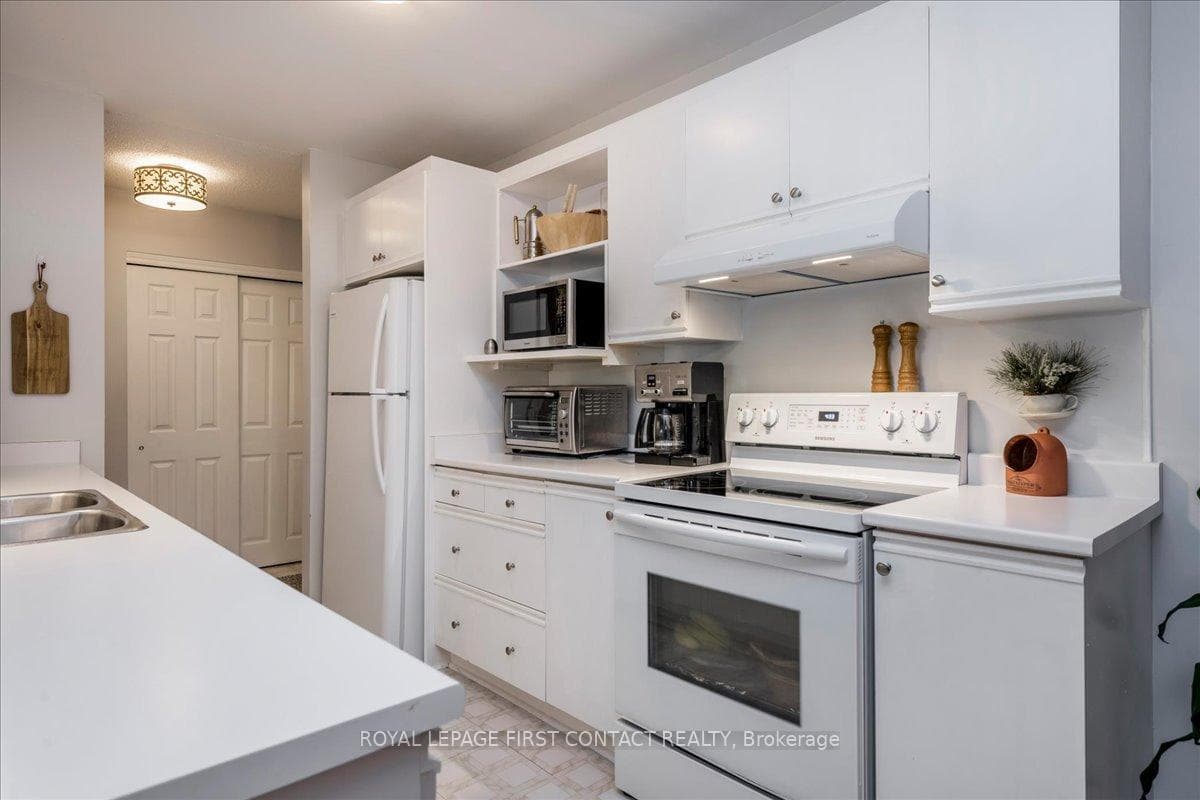 131 Clapperton Street Unit 102 photo 4