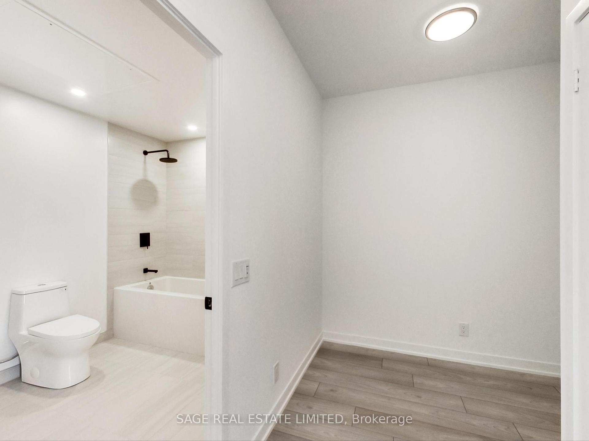 285 Dufferin Street Unit 1401 photo 14