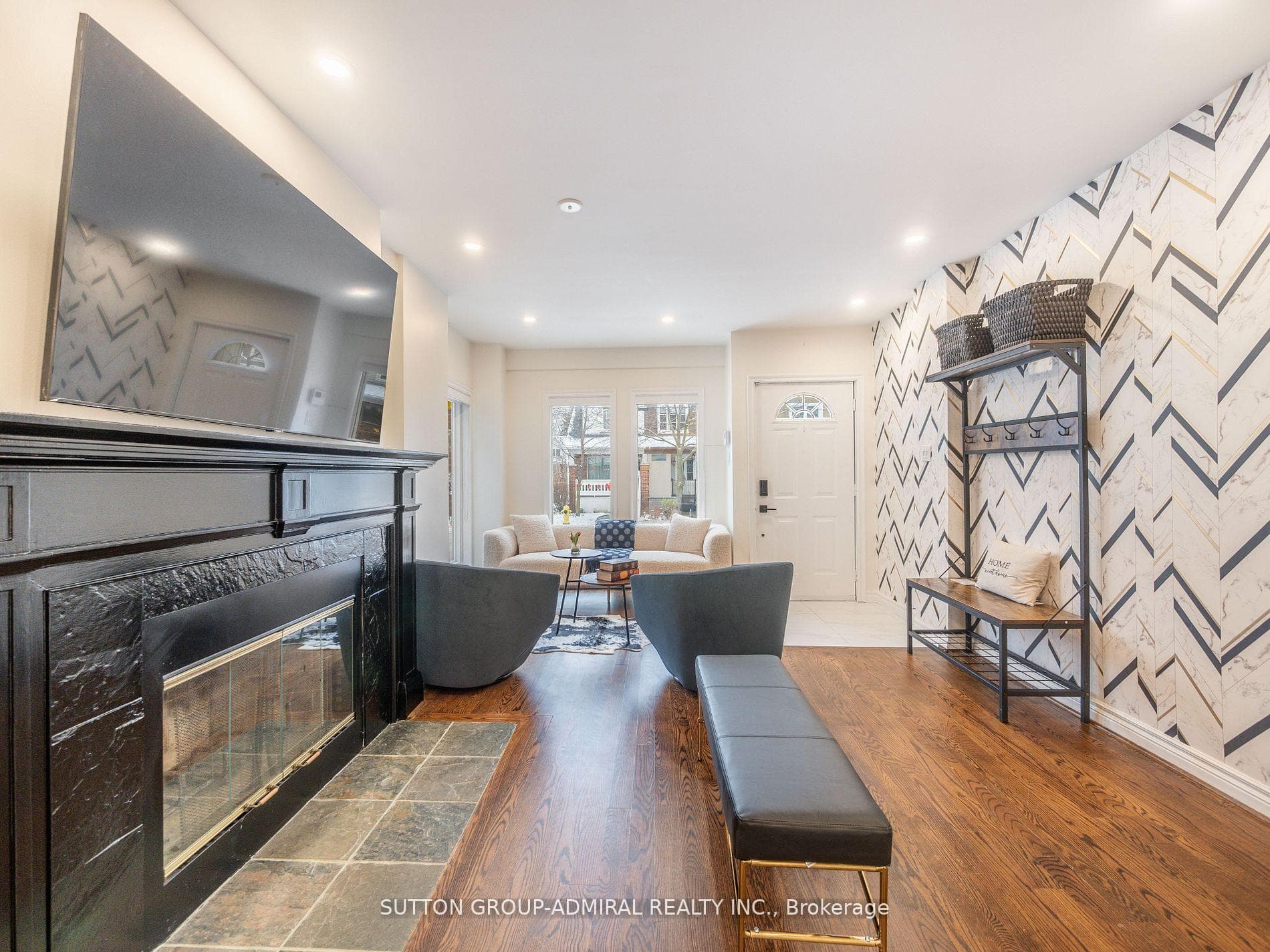 389 Davisville Avenue photo 10
