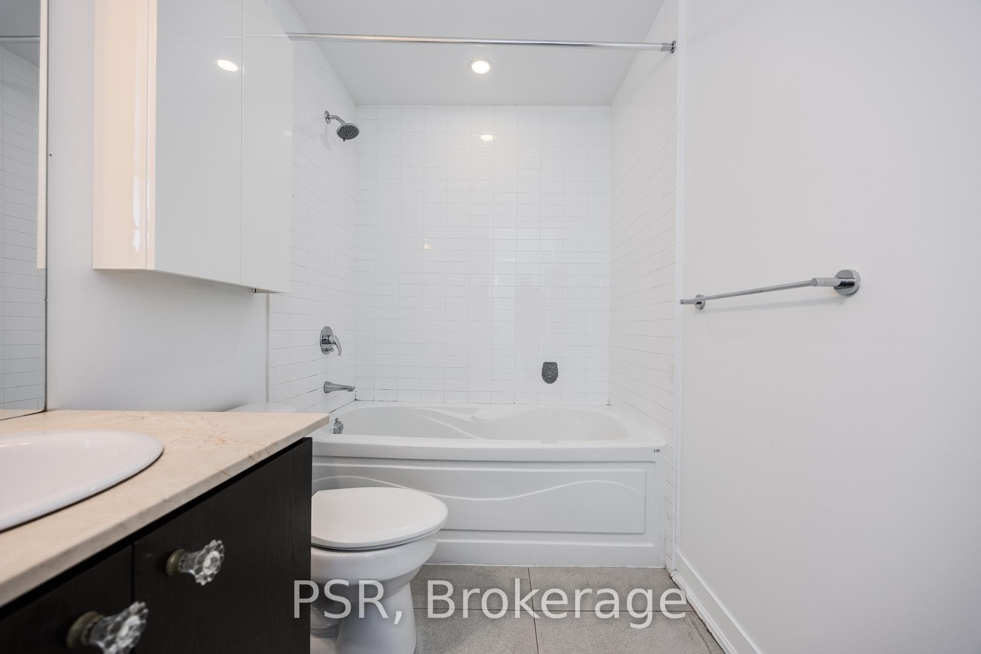 201 Carlaw Avenue Unit 311 photo 26