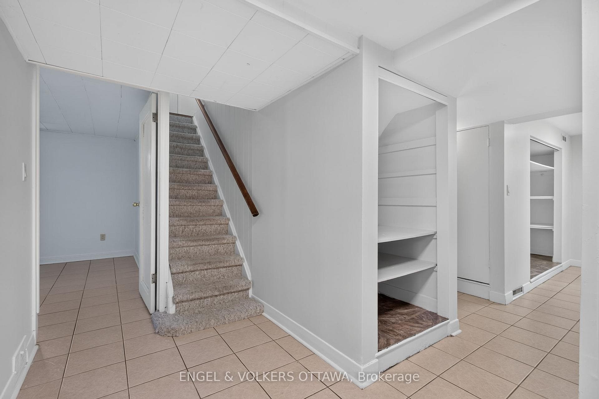 2439 Alta Vista Drive photo 20