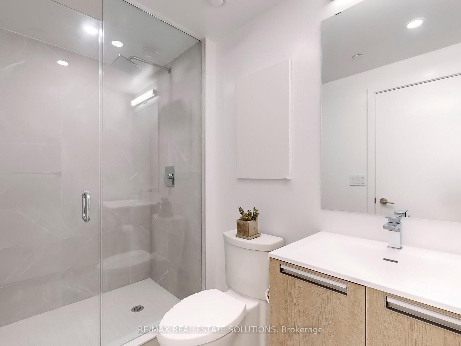 160 Kingsway Crescent Unit 609 photo 16
