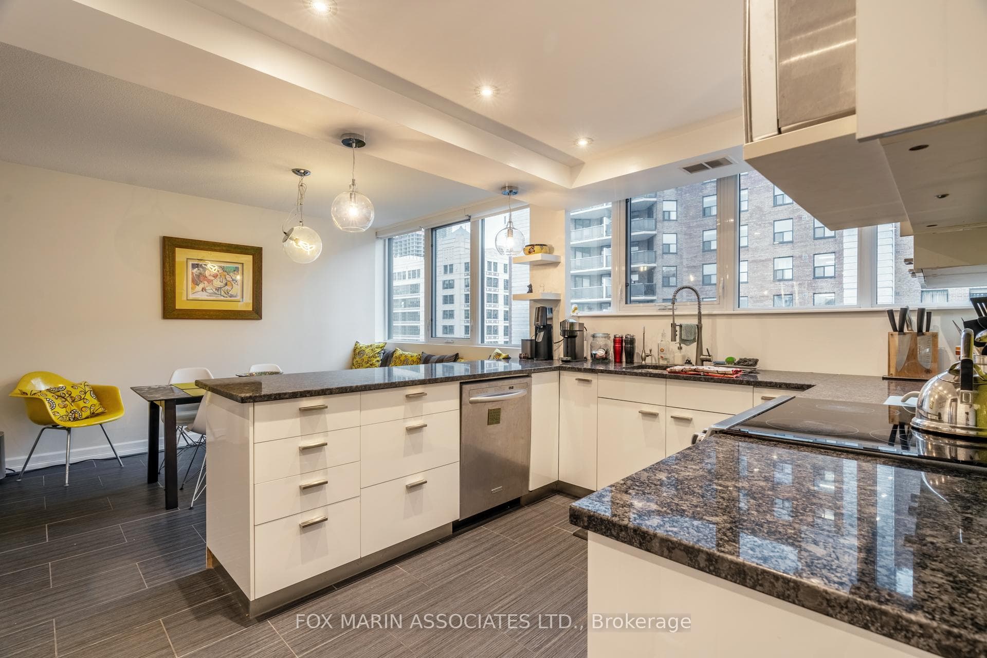 256 Jarvis Street Unit 10D photo 9