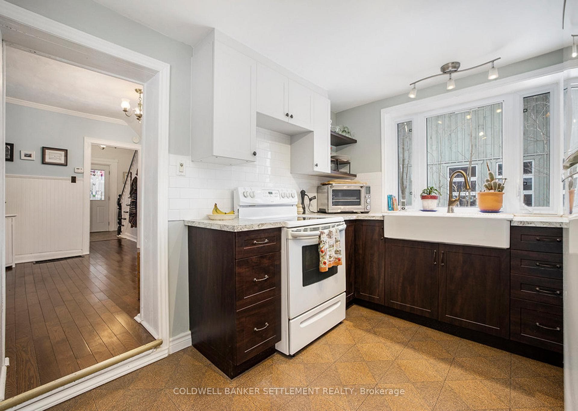 205 LEWIS Street photo 16