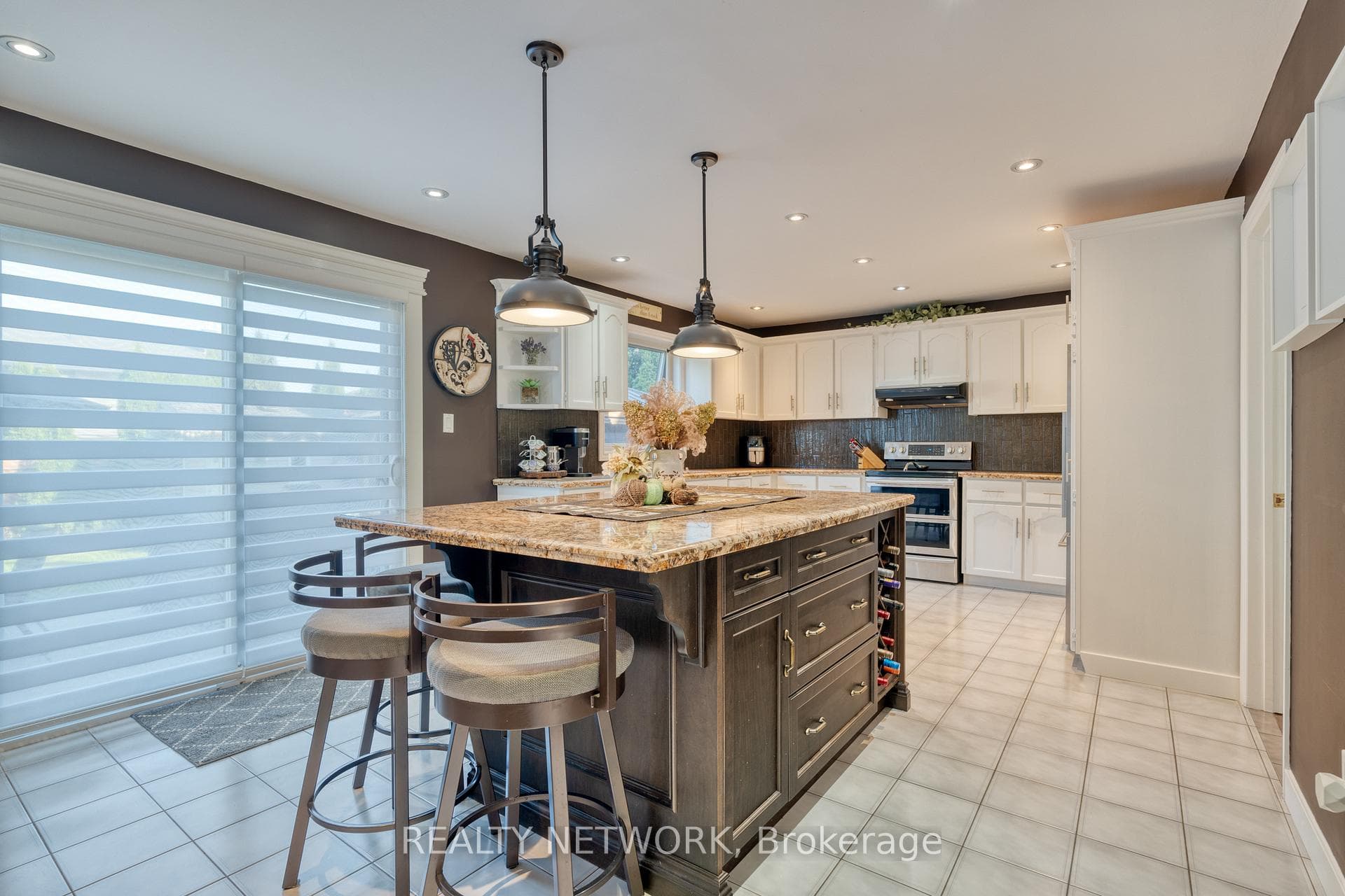 65 Derek Drive photo 11
