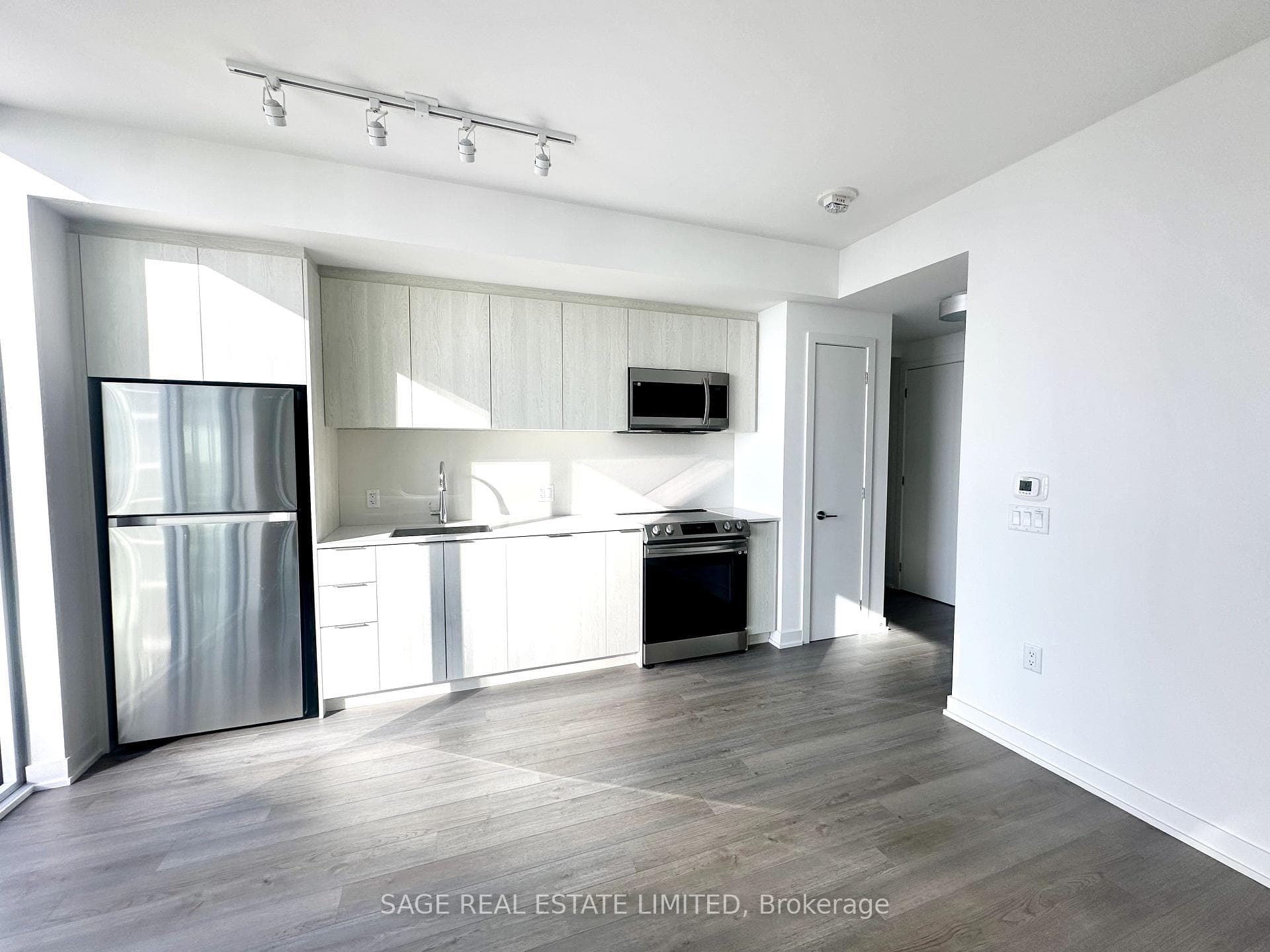 357 King Street Unit 3808 photo 4