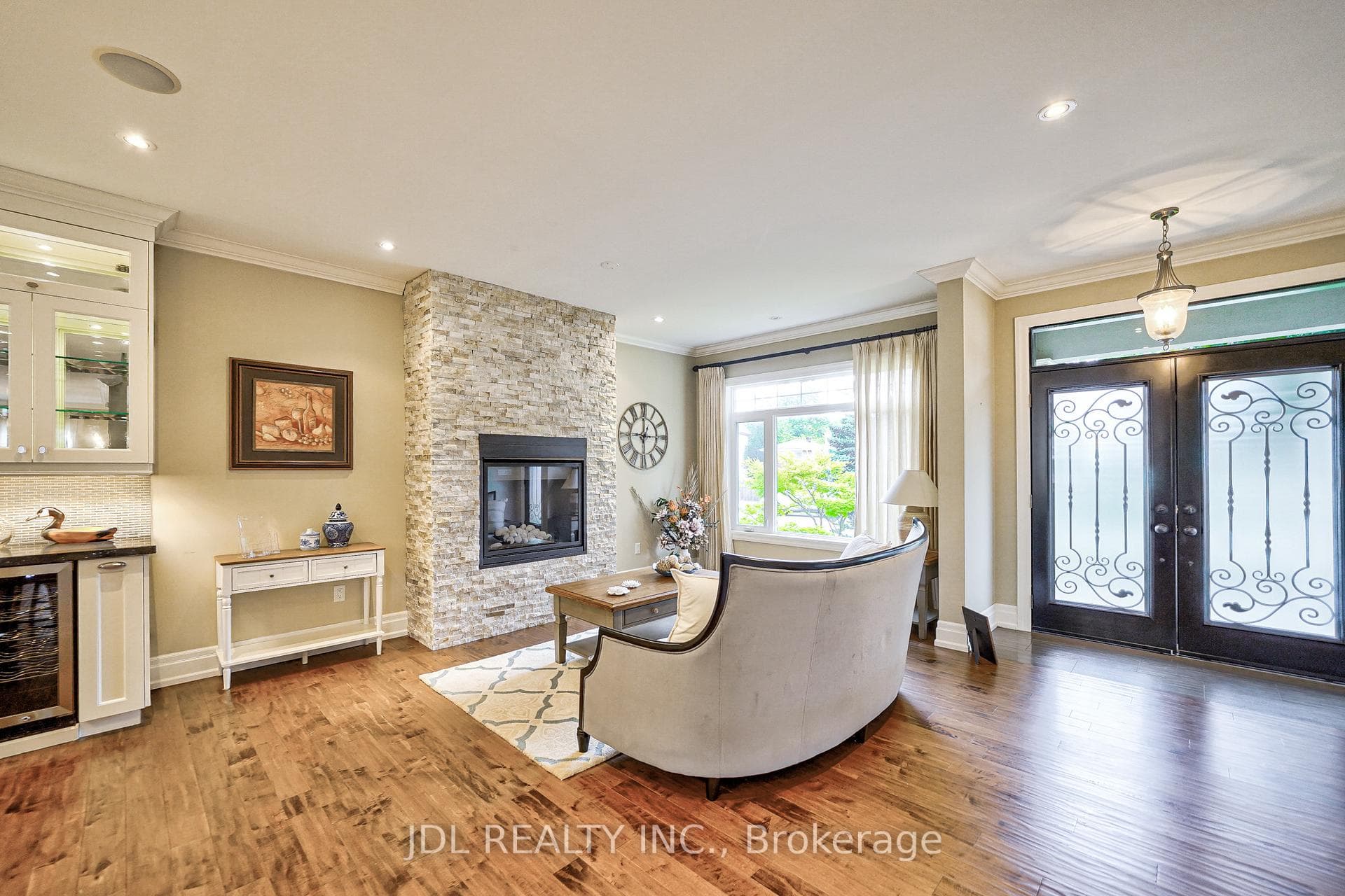 454 Valley Drive photo 6