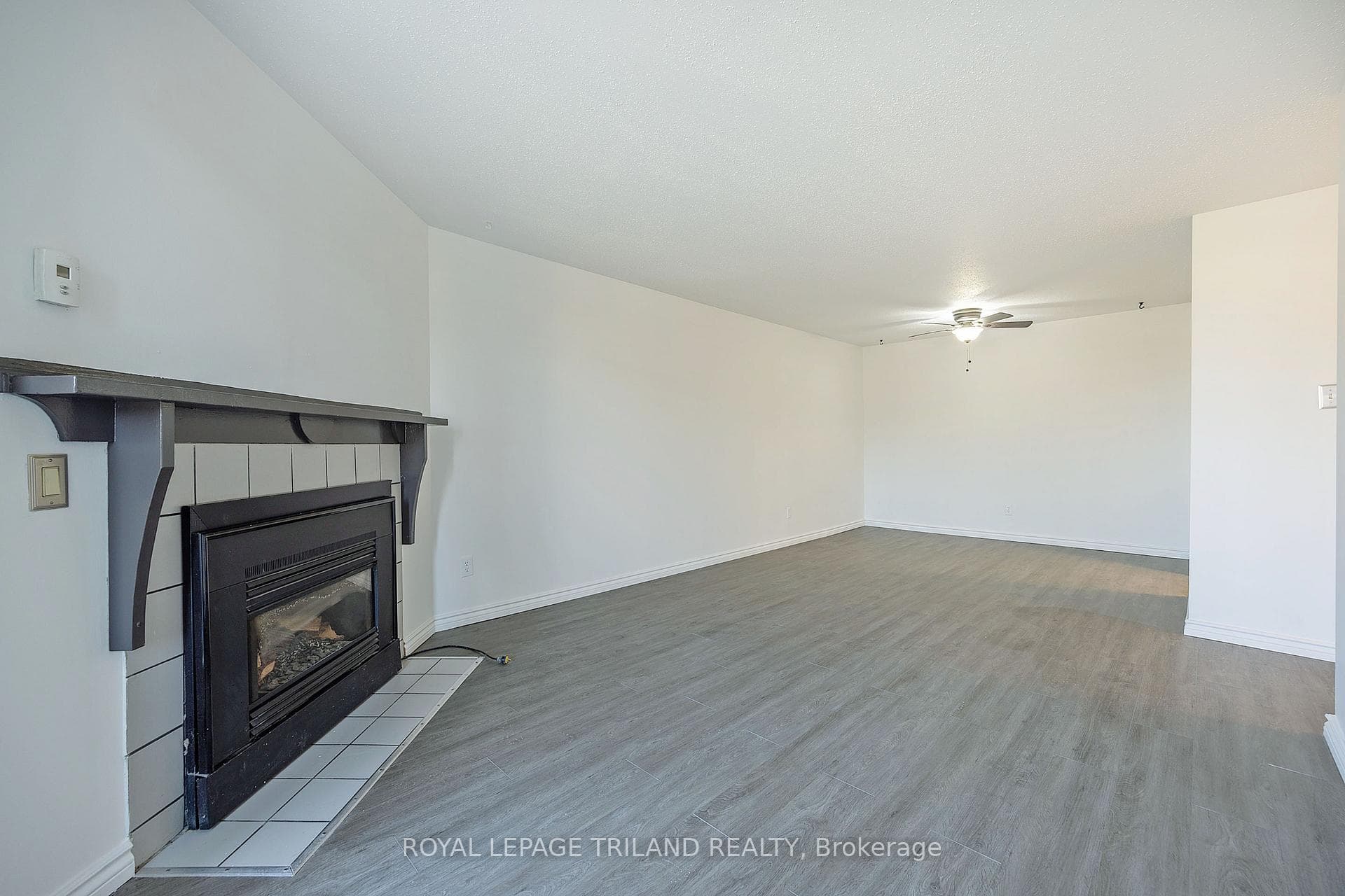 733 Deveron Crescent Unit 107 photo 22
