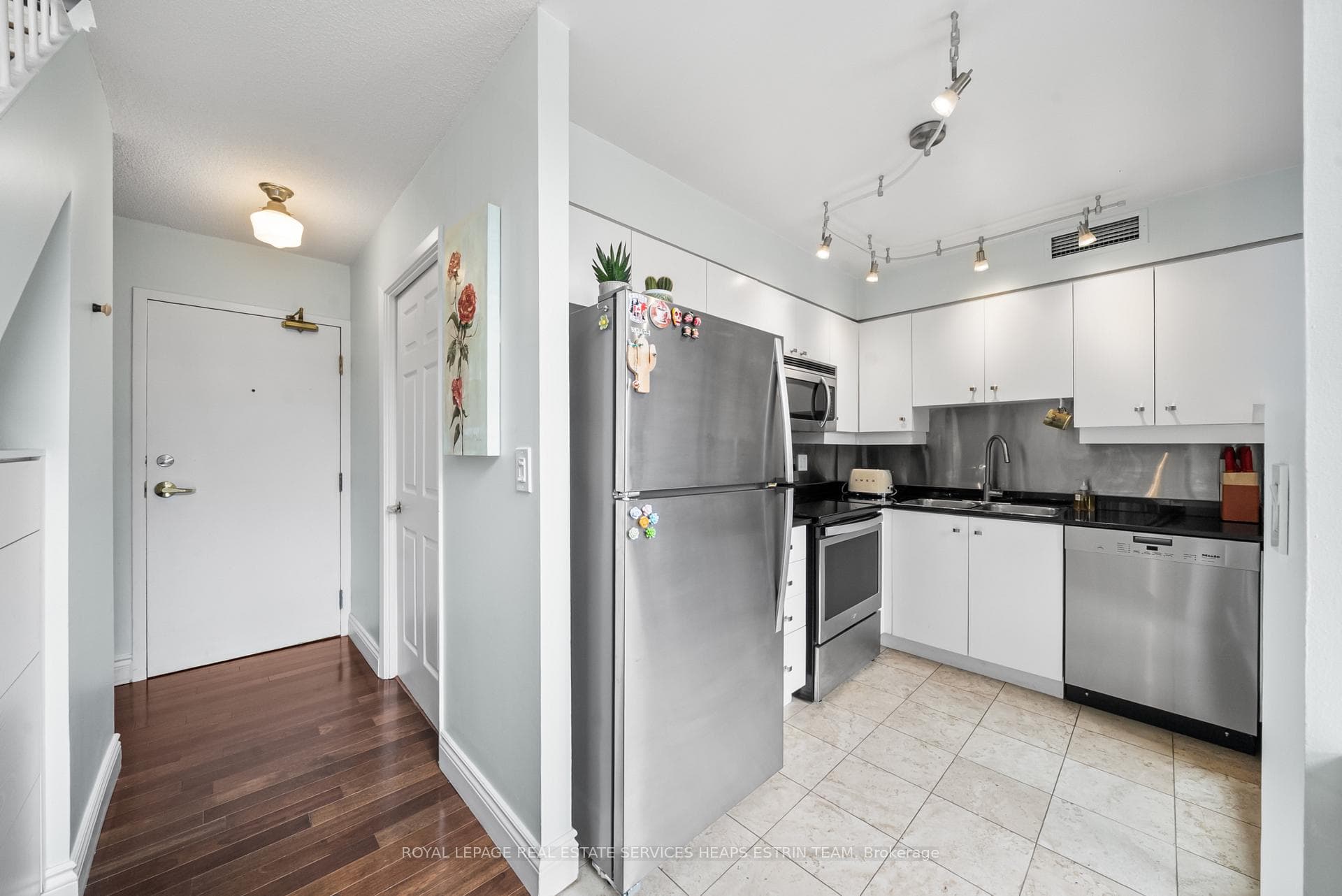 18 Merton Street Unit 302 photo 9