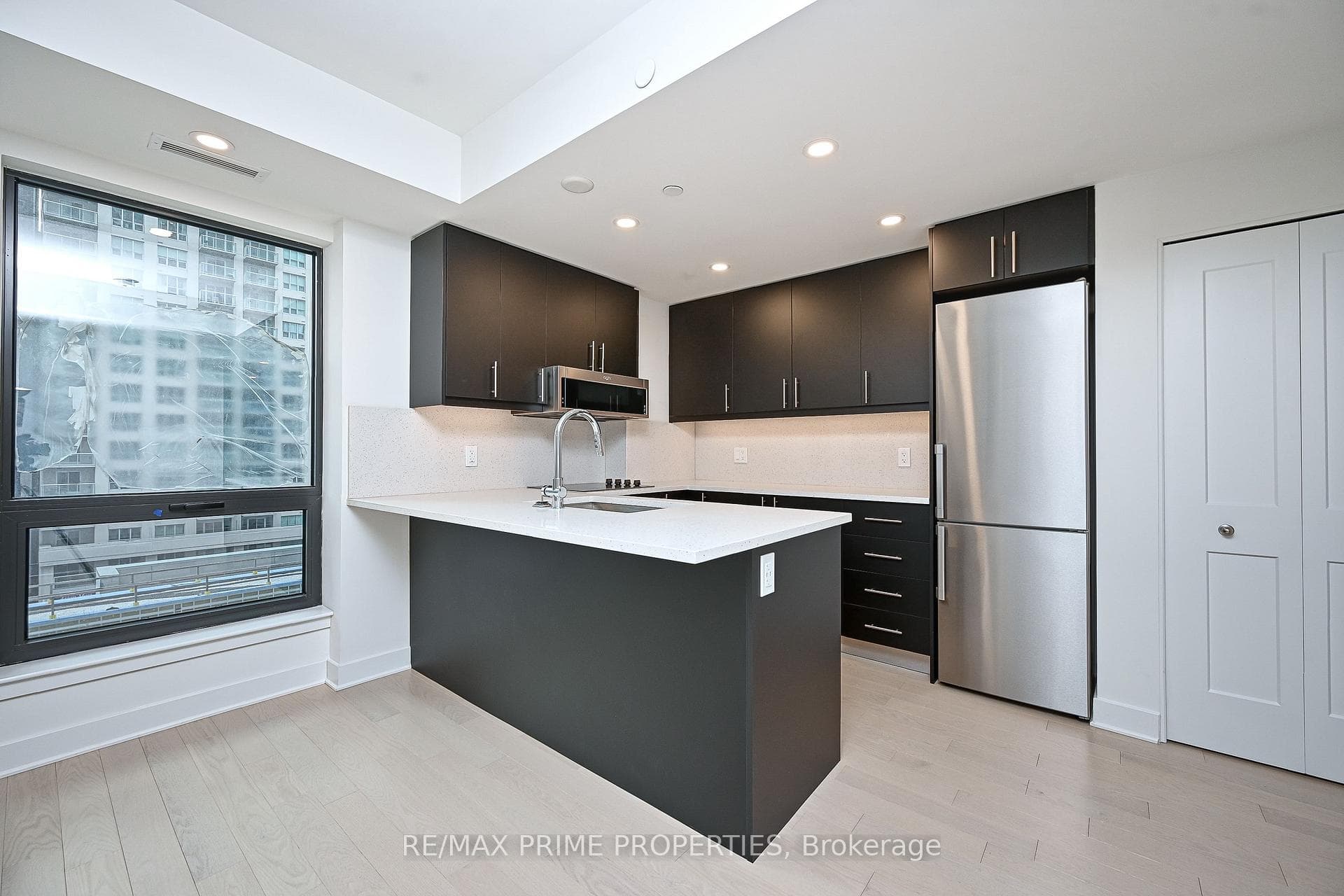 180 GEORGE Street Unit 508 photo 9