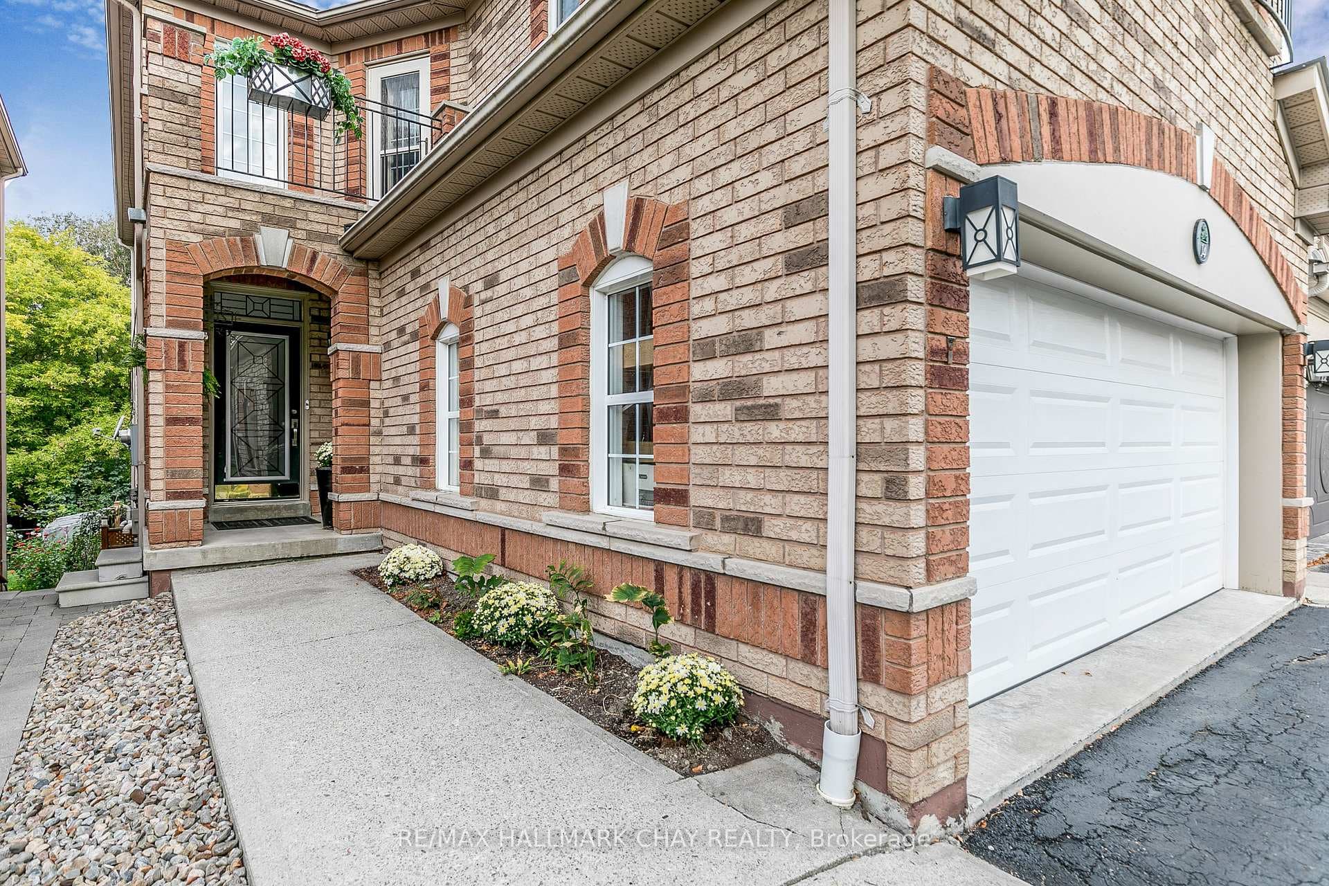 14 Willow Tree Street photo 2