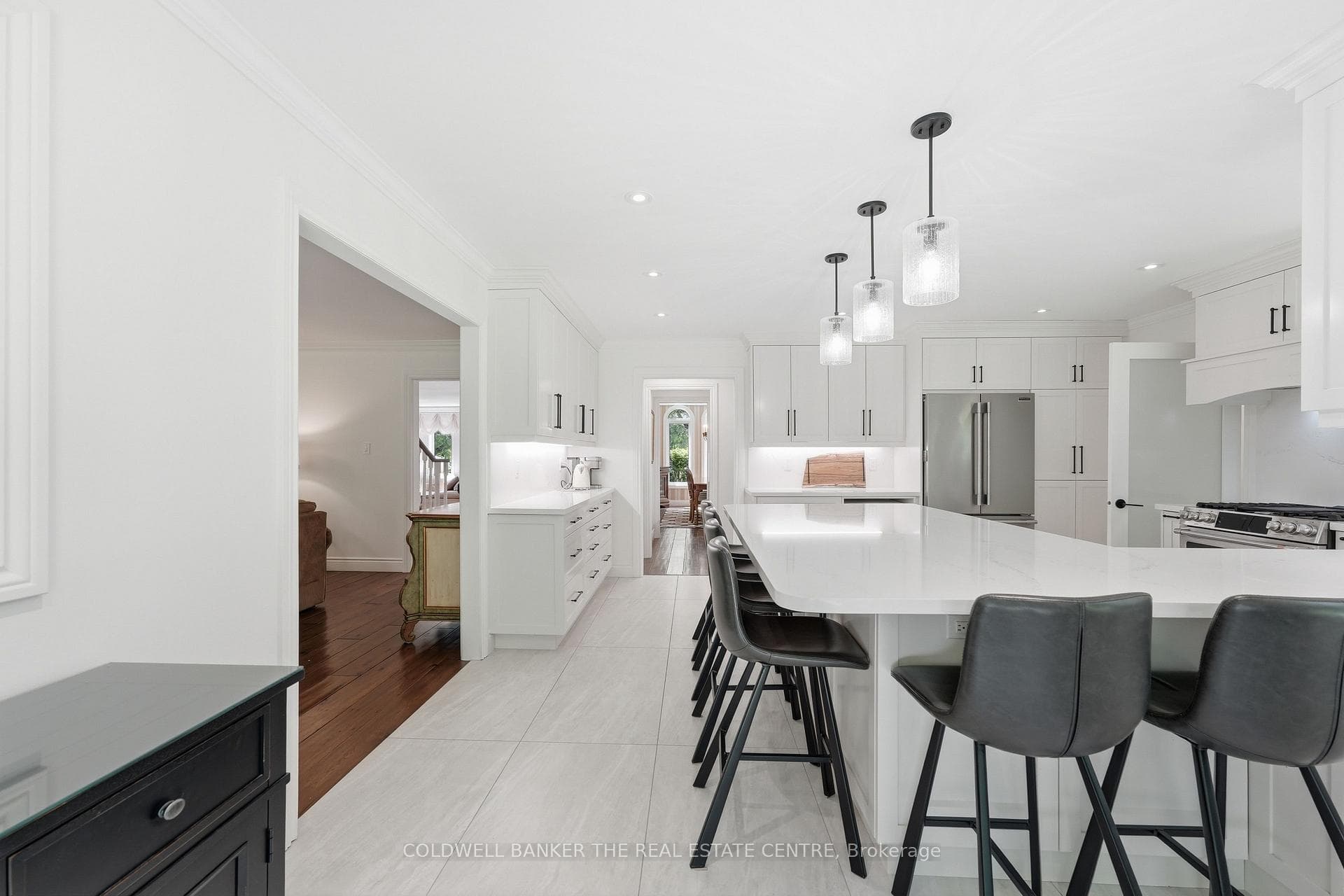 Kitchen Adjoining Family Rm
