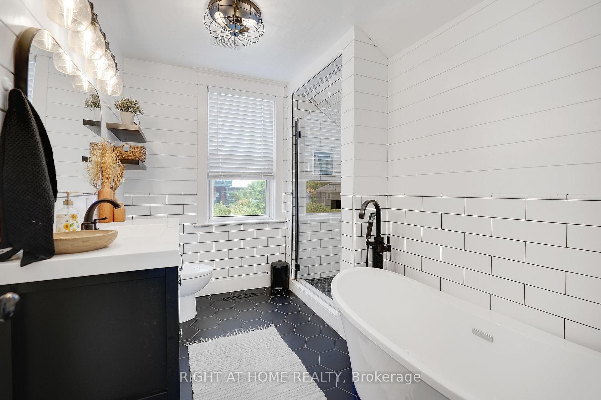 123 John Street photo 26