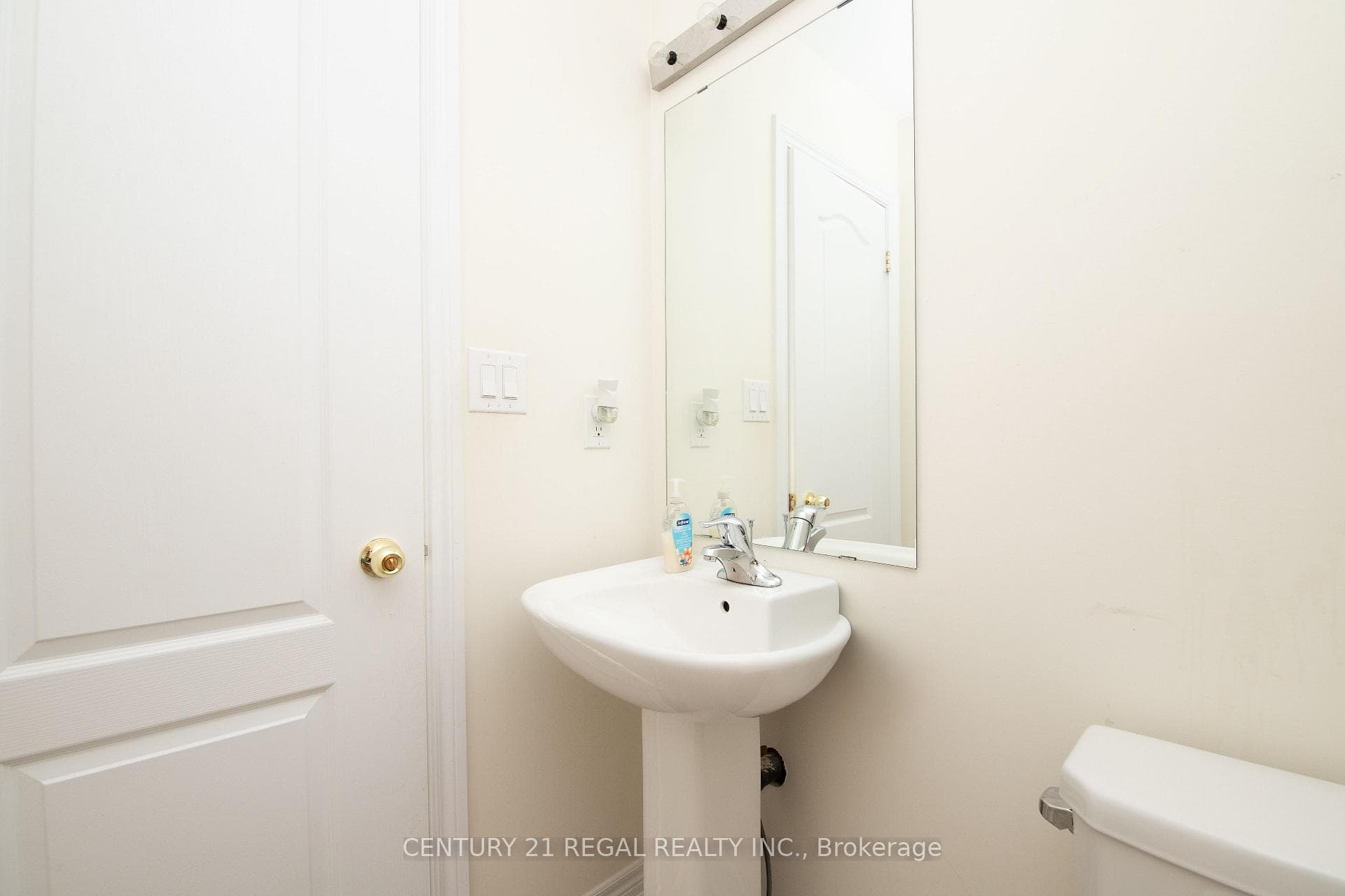 43 Tollgate Street Unit Upper photo 7