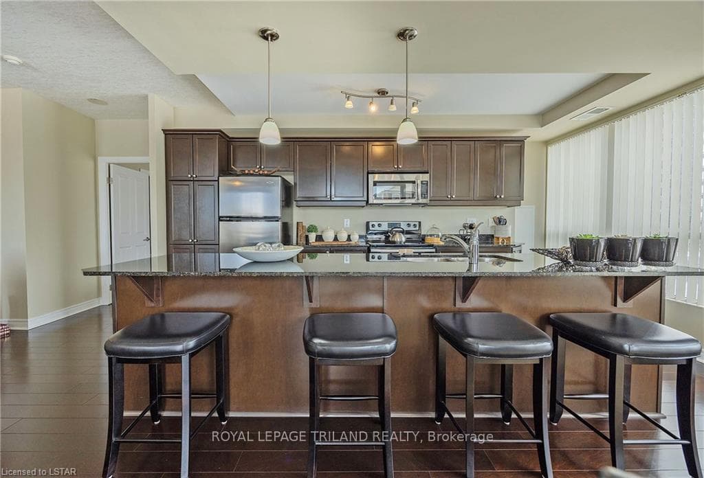 1030 CORONATION Drive Unit 204 photo 16