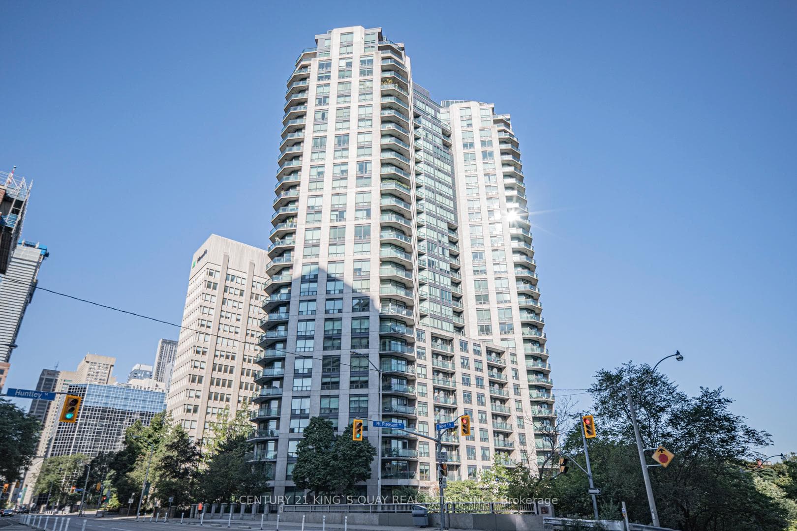 300 Bloor Street Unit 2004 photo 1