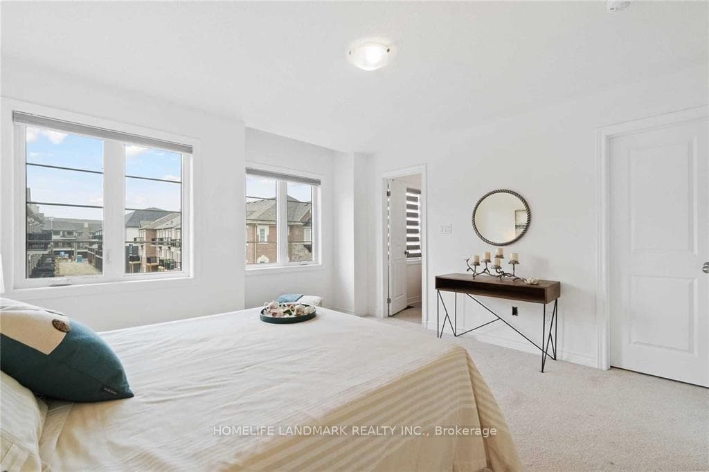 6D Parker Avenue photo 8