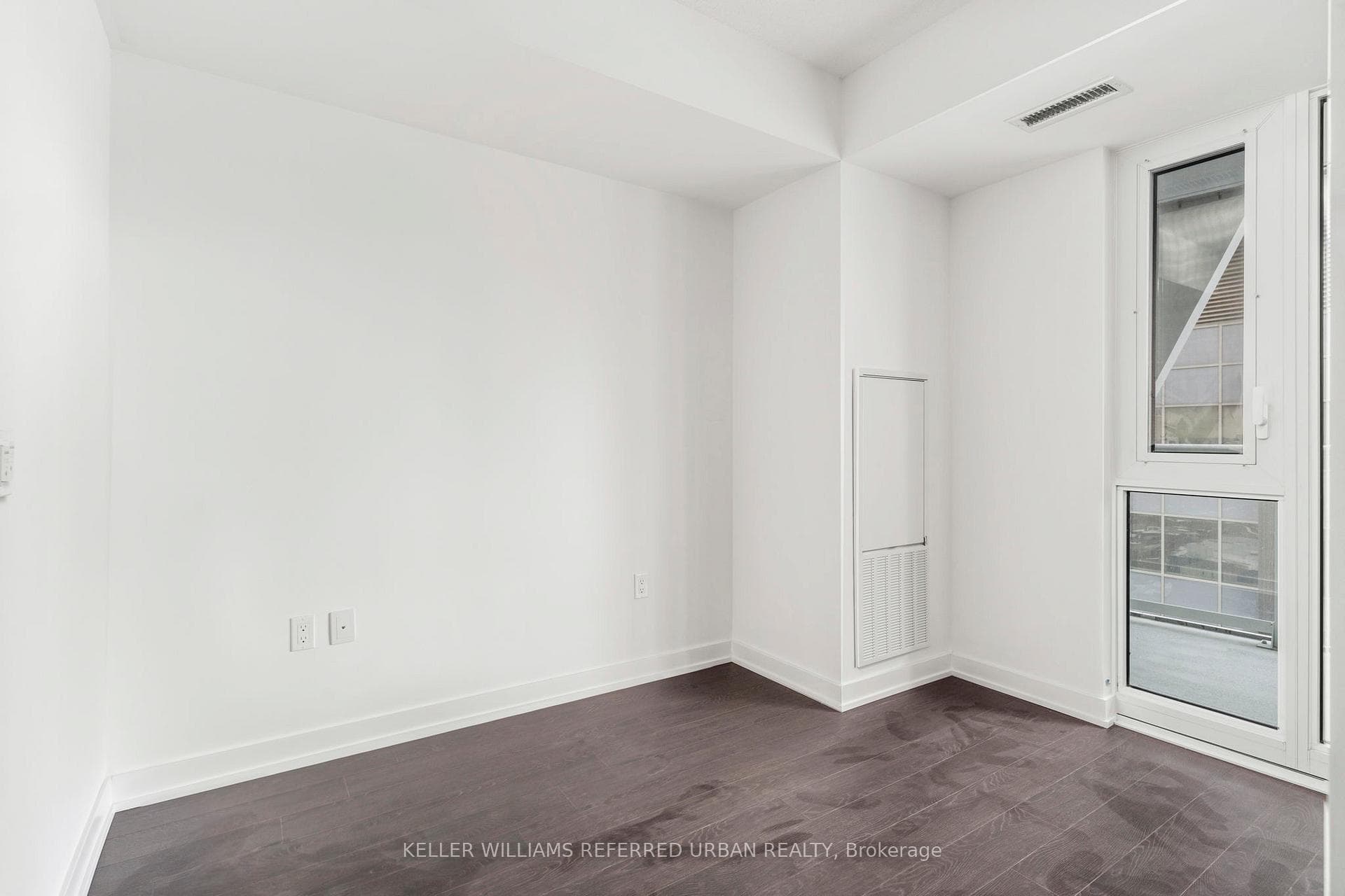 230 Simcoe Street Unit 2813 photo 21