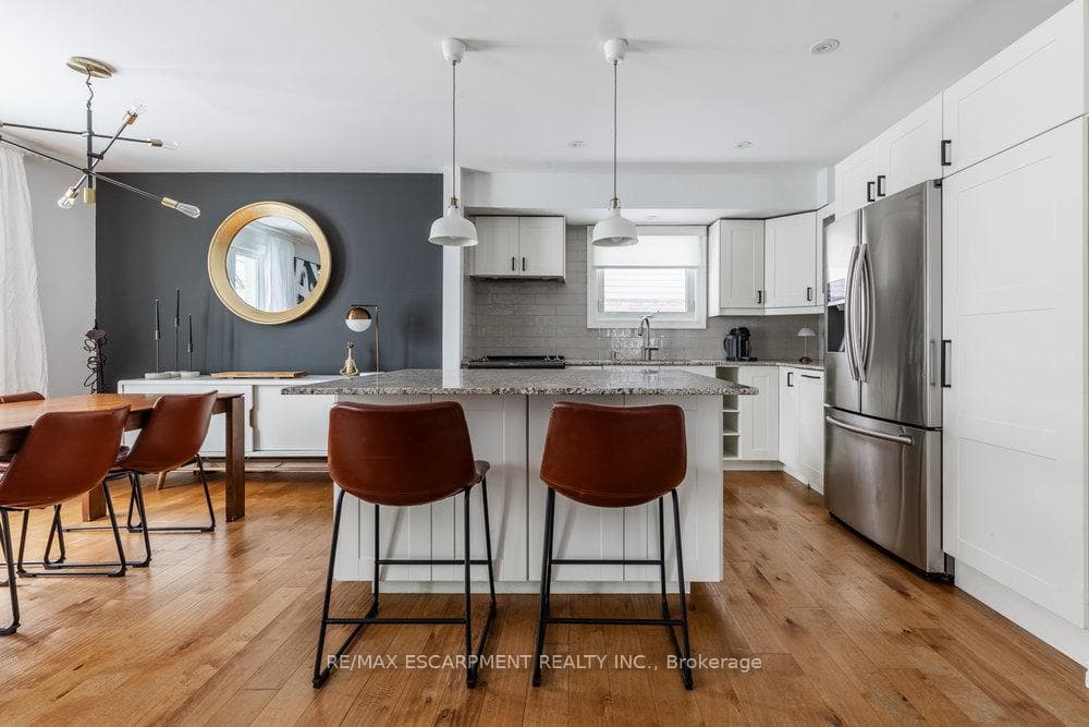 98 Forestgate Drive photo 10