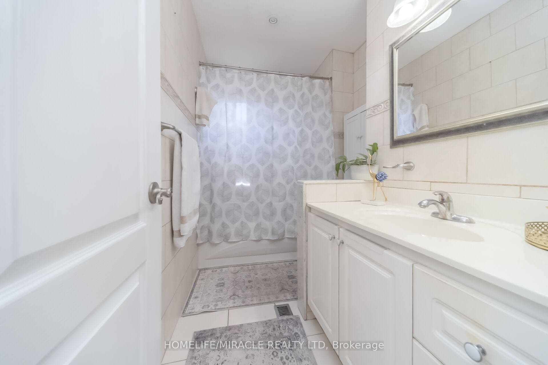 64 Aurora Place photo 27