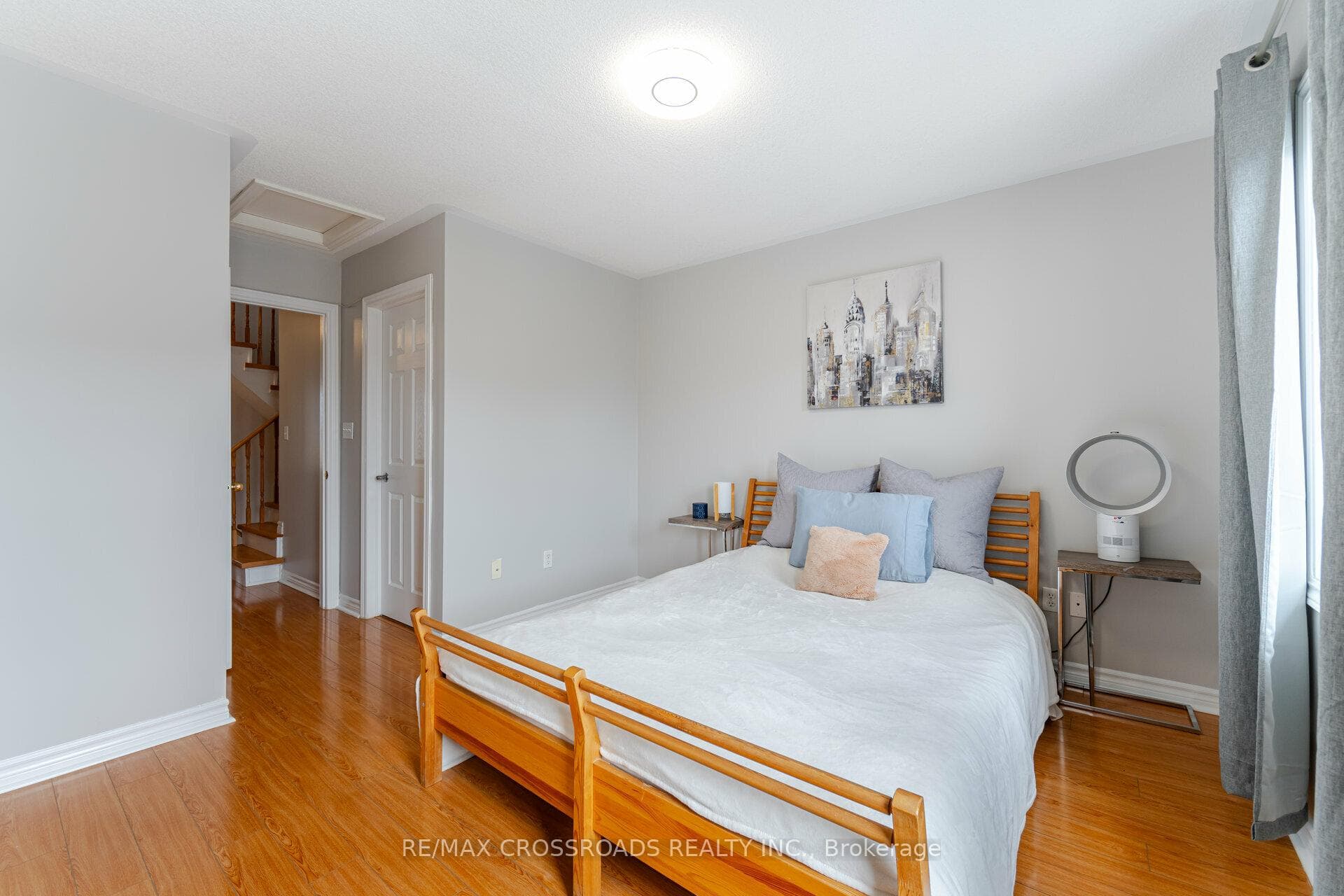 255 Monarch Avenue photo 24