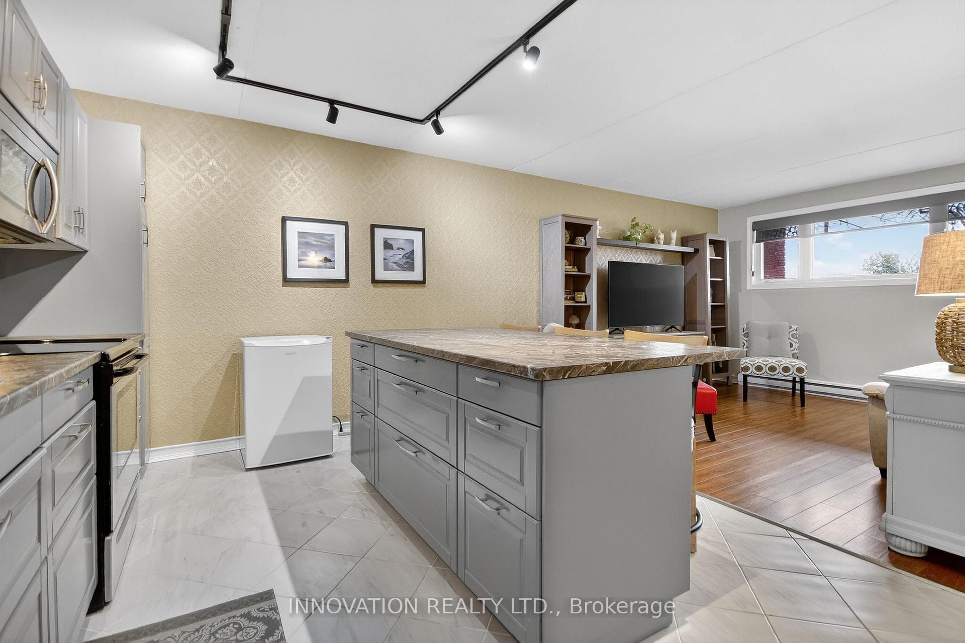 15 Findlay Avenue Unit 108 photo 5