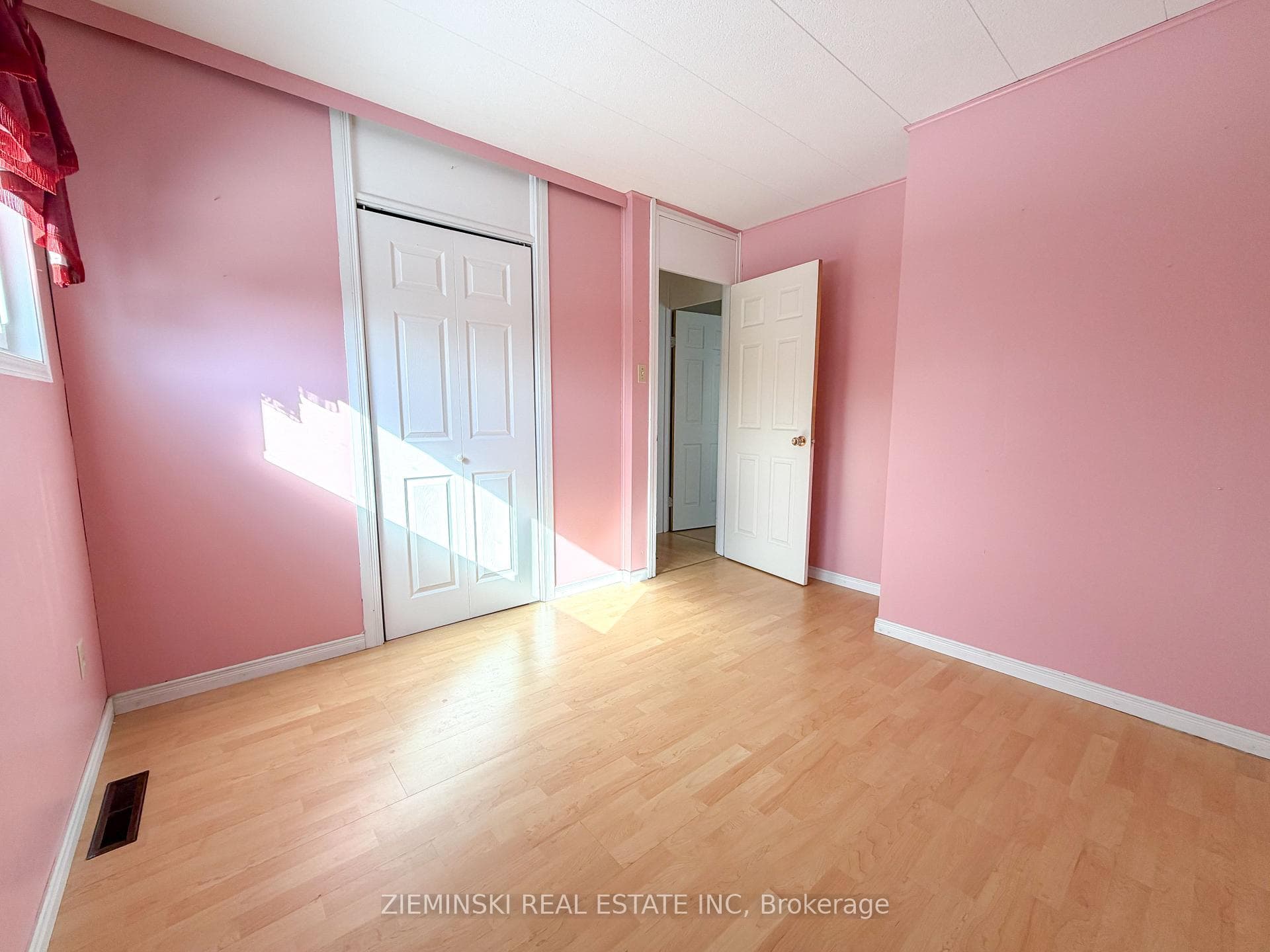 105 New Circle Place photo 13