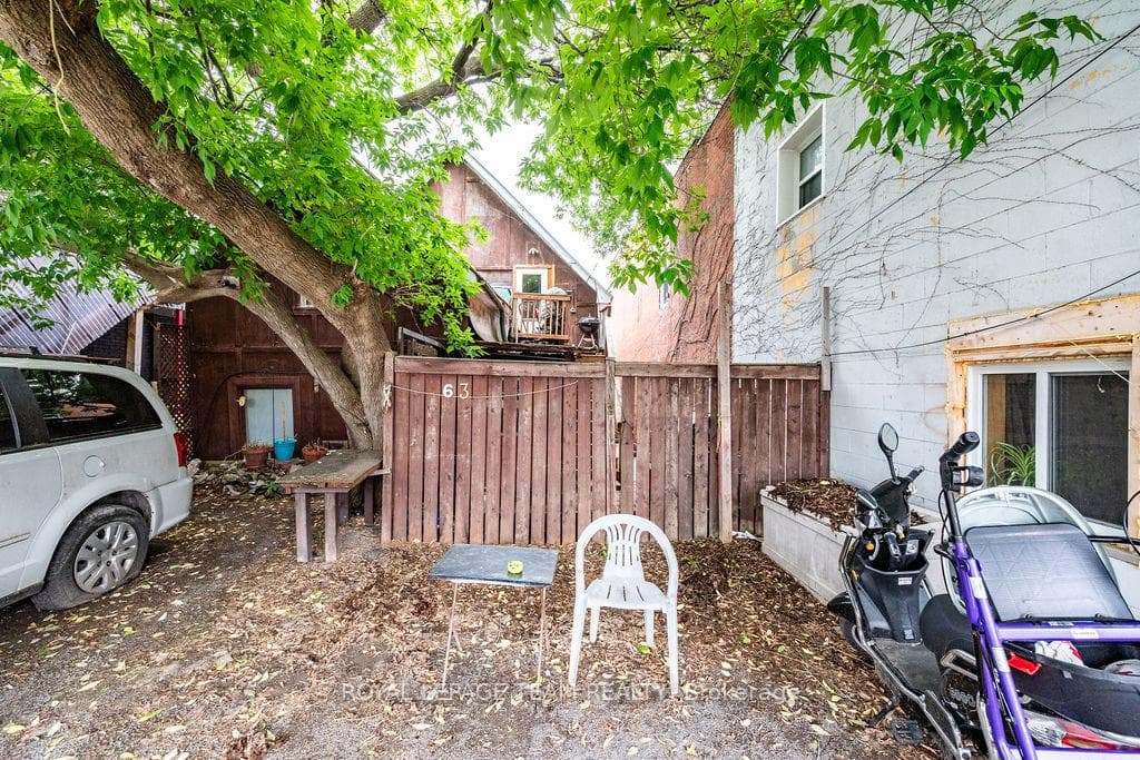 56 Madawaska Street photo 22