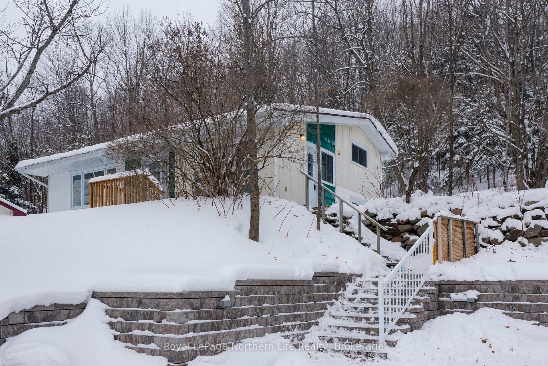 748 Ski Club Road photo 1