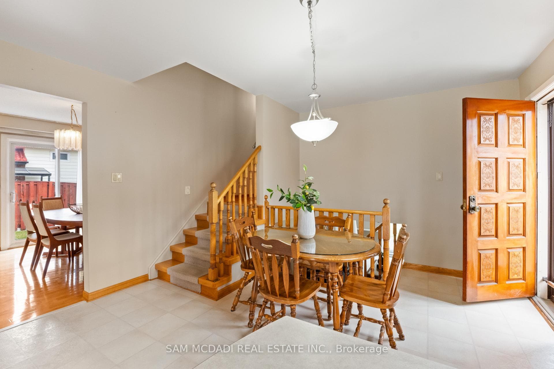 556 Paisley Boulevard photo 8