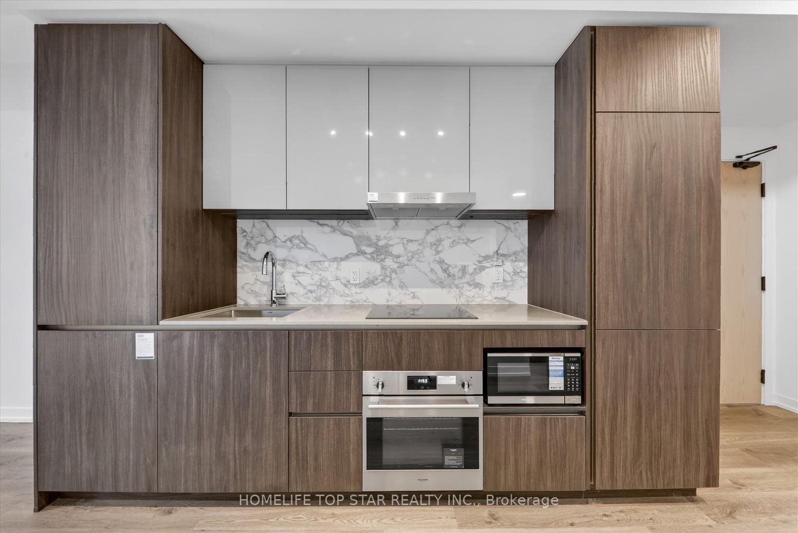 8 Interchange Way Unit 5601 photo 15