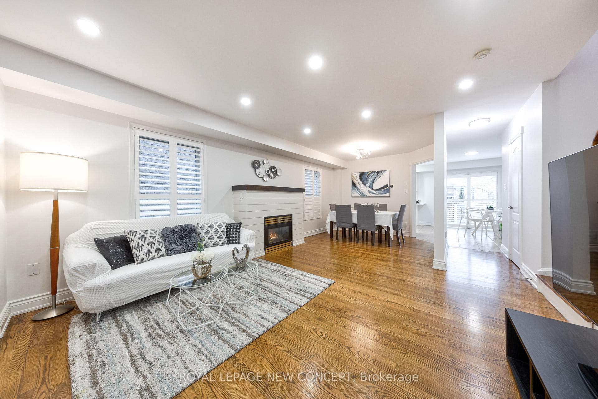 3208 Carabella Way photo 3