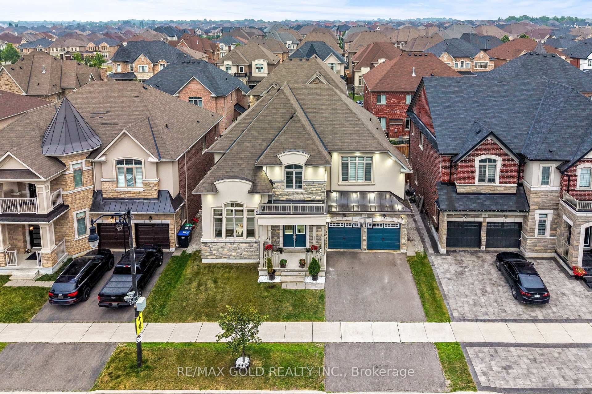 73 Squire Ellis Drive photo 1