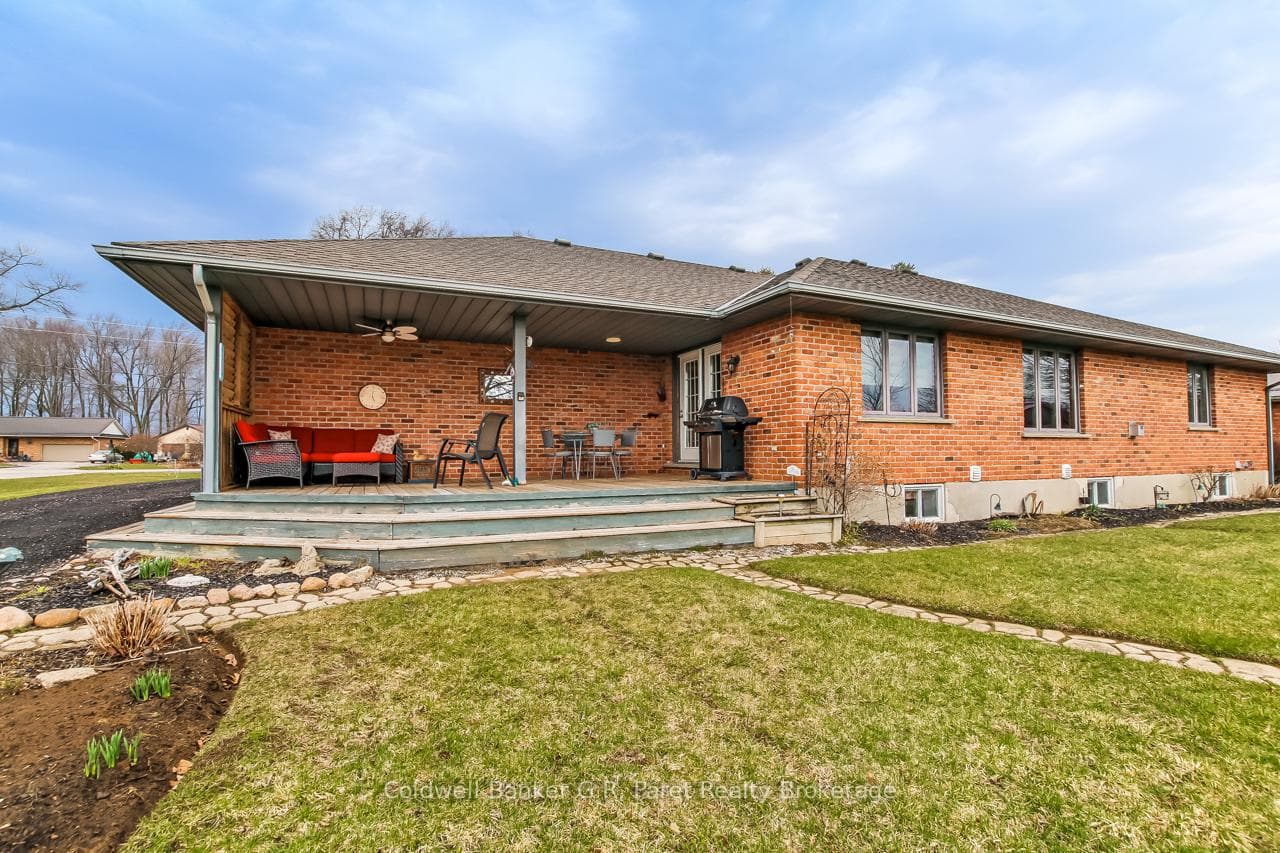 Rear covered patio