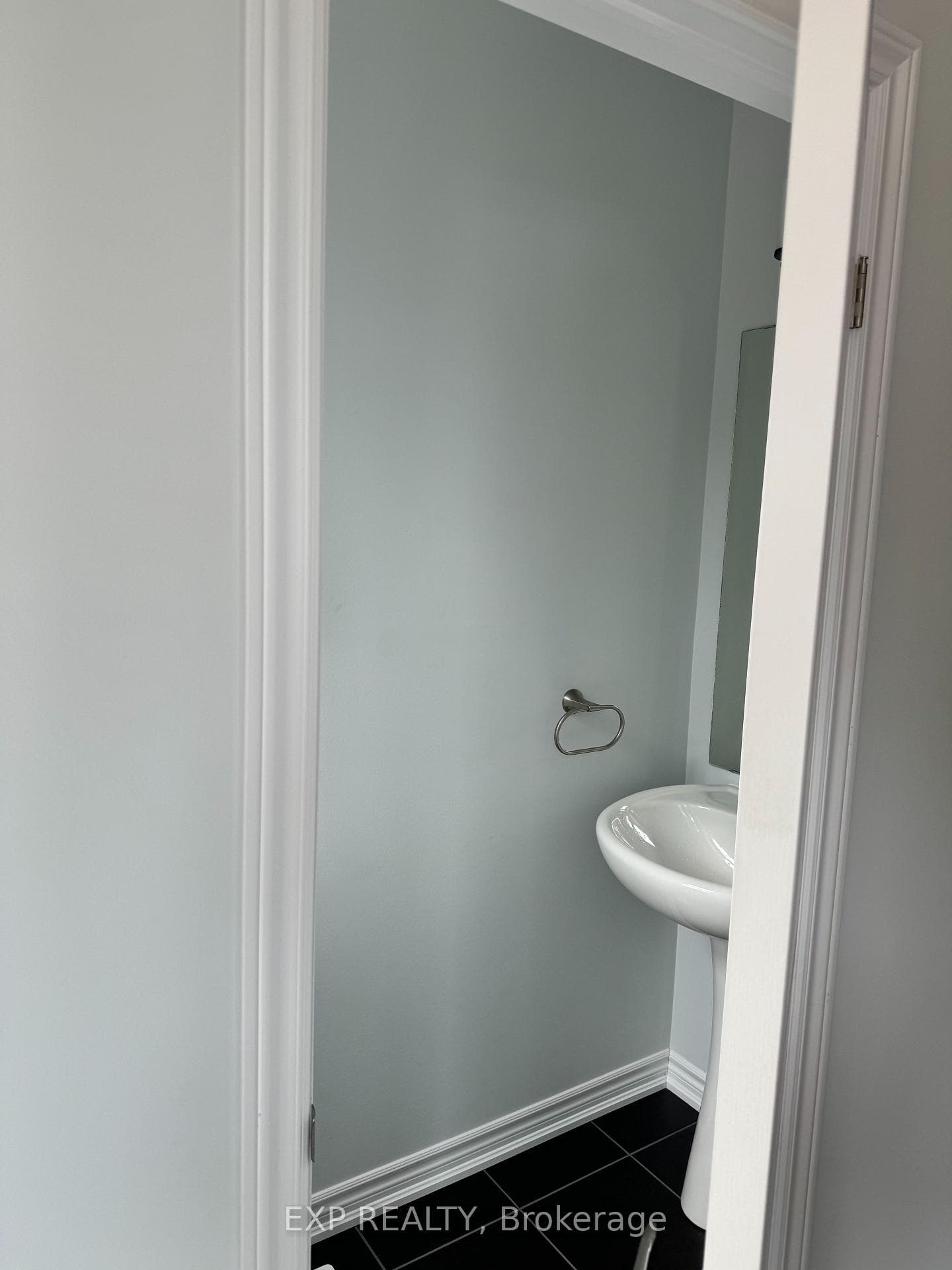 5672 Dorchester Road Unit 33 photo 5