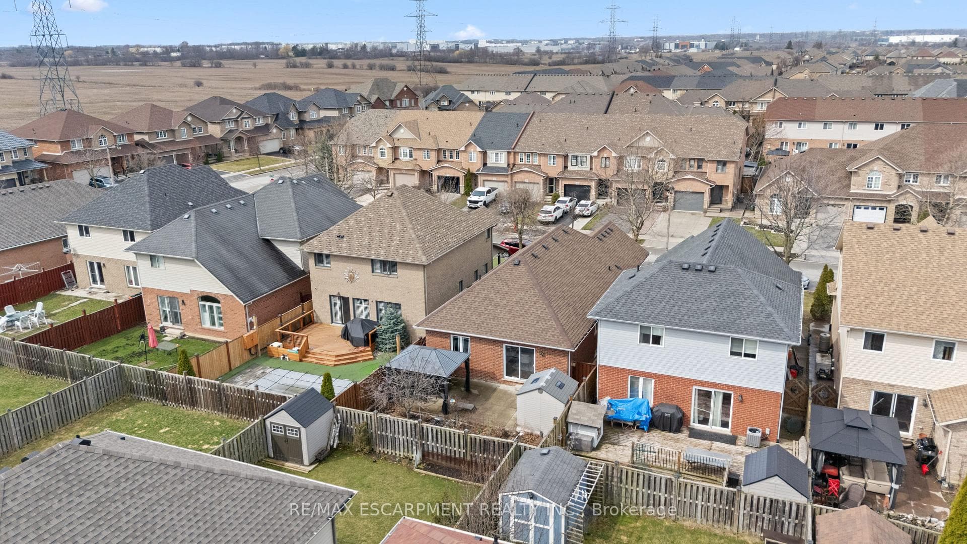 39 McKibbon Avenue photo 34