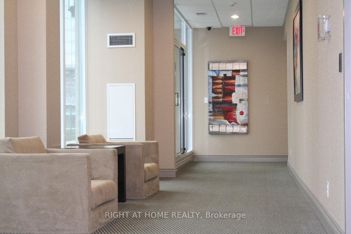 30 Grand Trunk Crescent Unit 1515 photo 3