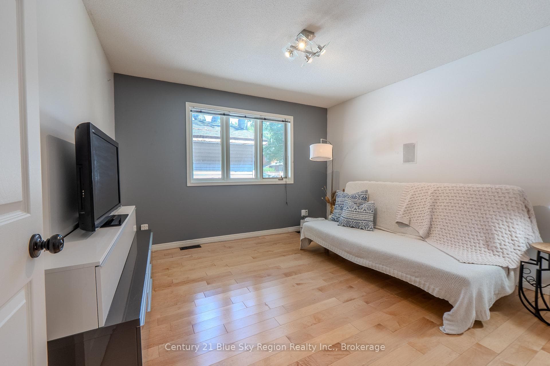 1151 Premier Road photo 23