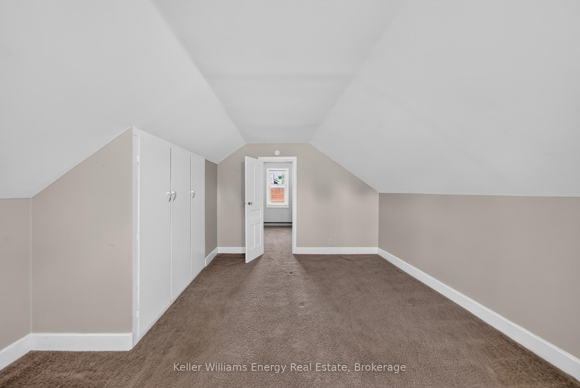 Upper Flex Space