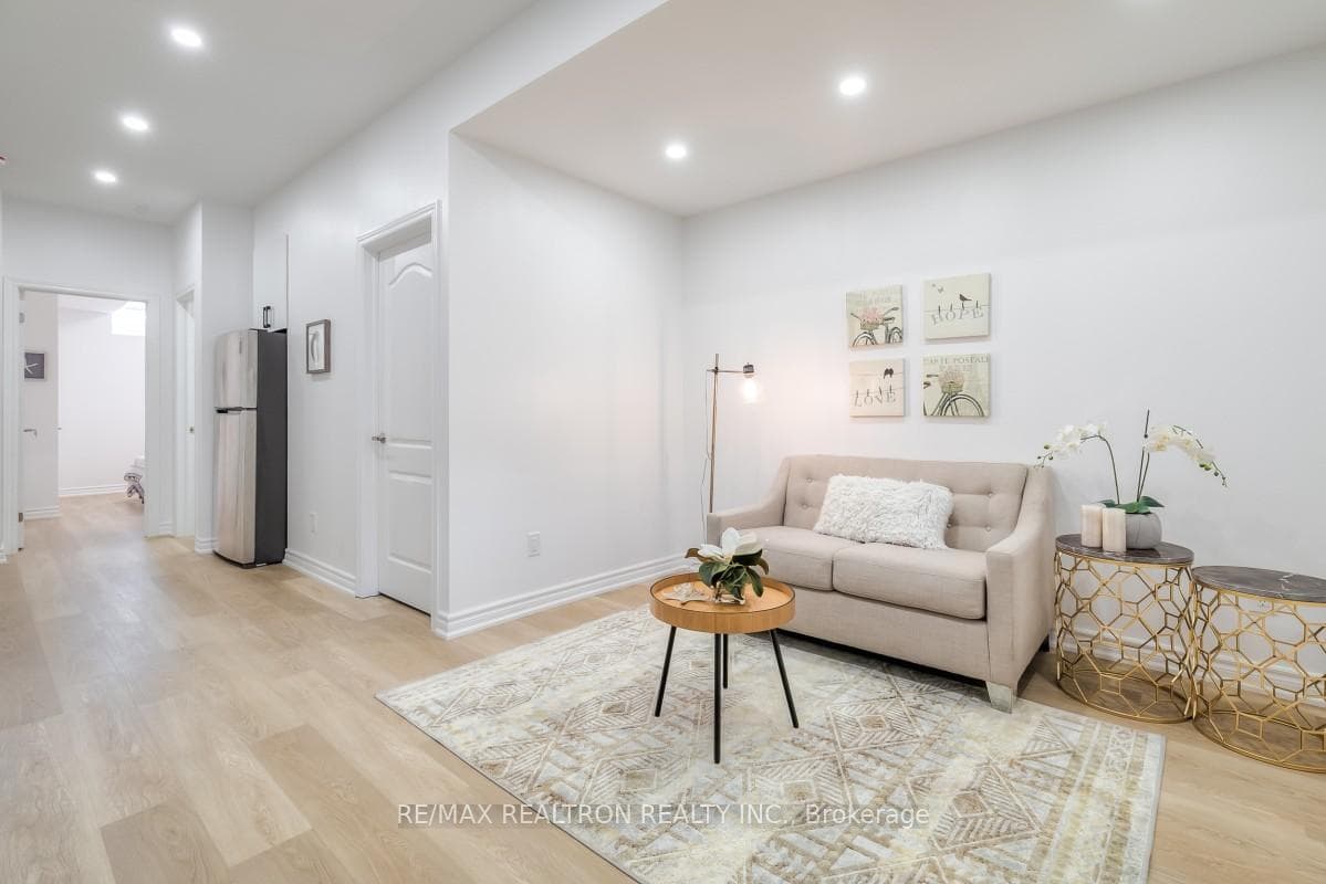529 White's Hill Avenue photo 31