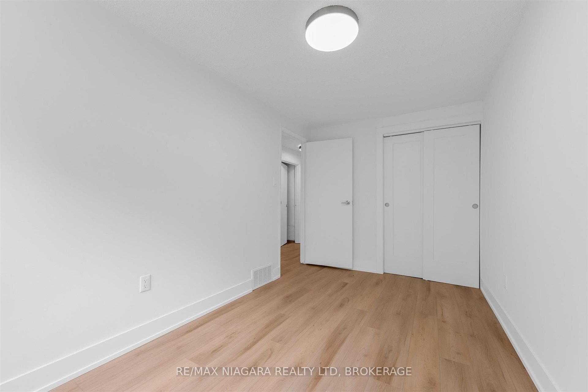 2 BALDWIN Crescent photo 27